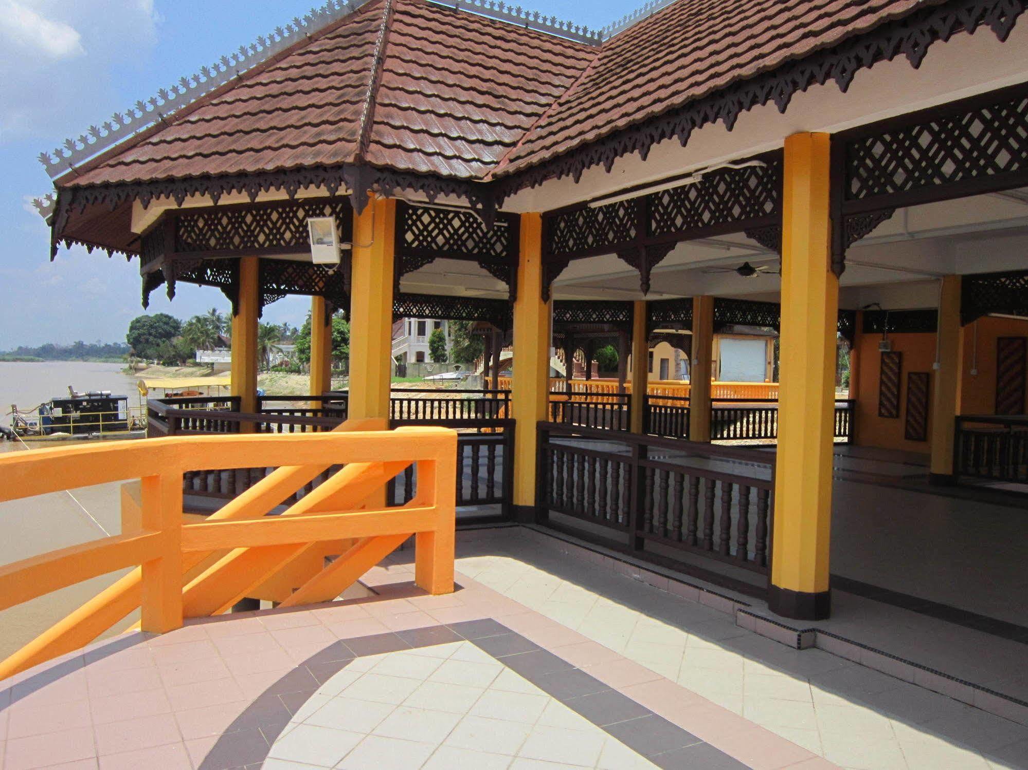 Green Village Pasir Salak Eco River Resort Kampung Gajah  Ngoại thất bức ảnh