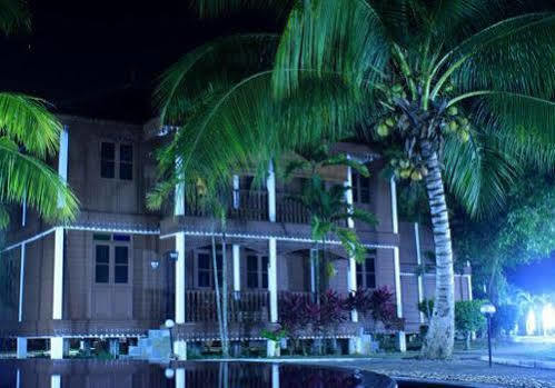 Green Village Pasir Salak Eco River Resort Kampung Gajah  Ngoại thất bức ảnh